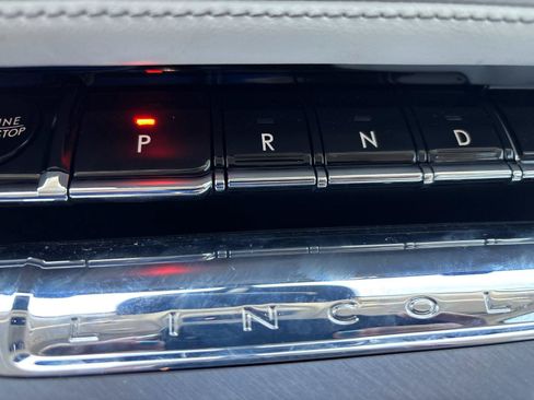 Used 2025 Lincoln Aviator 2WD image 28