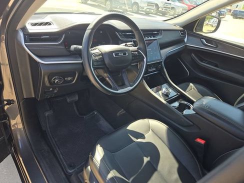 Used 2021 Jeep Grand Cherokee L Limited RWD image 10