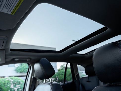 Used 2013 Ford Edge SEL FWD image 16