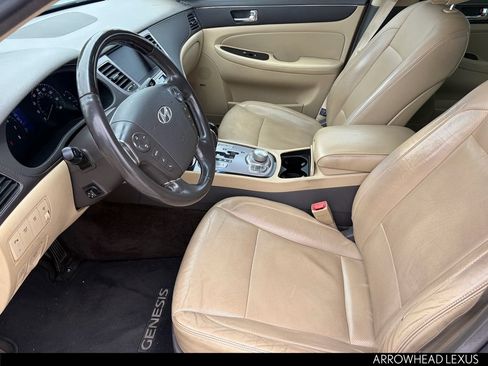 Used 2011 Hyundai Genesis 4.6 RWD image 12