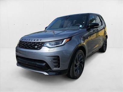 New 2024 Land Rover Discovery Dynamic SE