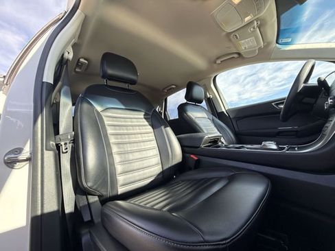 Used 2019 Ford Edge SEL w/ Equipment Group 201A image 24