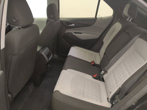 Used 2022 Chevrolet Equinox LT w/ Driver Convenience Package image 18