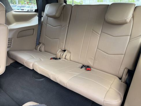 Used 2019 Cadillac Escalade Platinum AWD/4WD image 33
