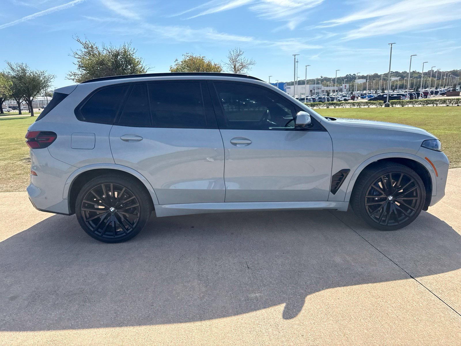 Used 2025 BMW X5 xDrive40i w/ Executive Package AWD/4WD image 9