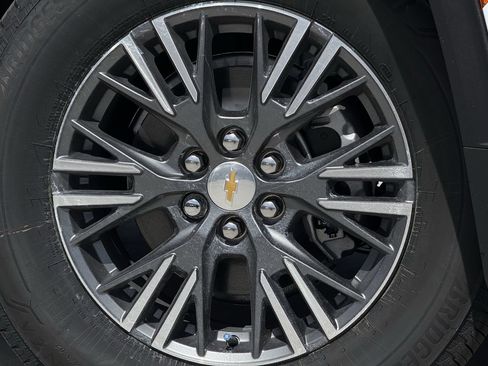 New 2026 Chevrolet Traverse LT image 9