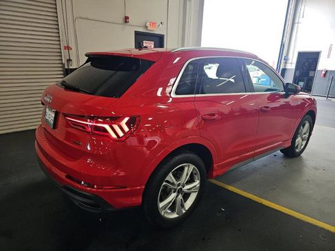 Used 2023 Audi Q3 2.0T Premium w/ 19" Wheel Package image 2