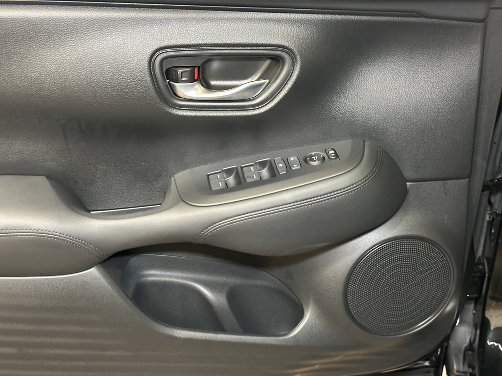 Used 2025 Honda HR-V LX image 20