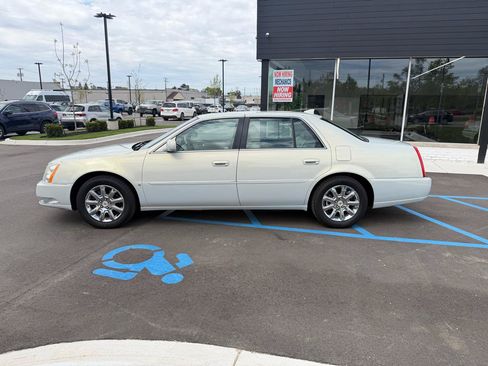 Used 2009 Cadillac DTS FWD image 8