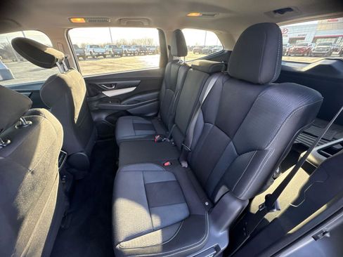 Used 2022 Subaru Ascent Premium w/ Convenience Package image 12
