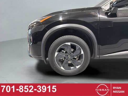 Certified 2025 Nissan Rogue SV image 23