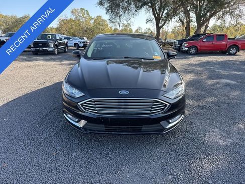 Used 2017 Ford Fusion SE w/ Equipment Group 201A image 8