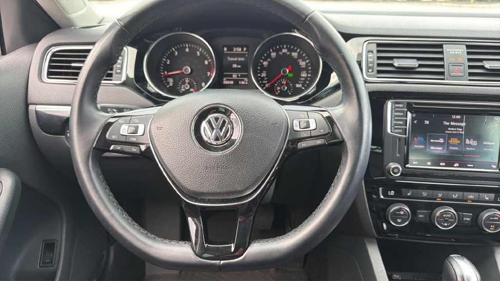 Used 2017 Volkswagen Jetta SEL FWD image 12