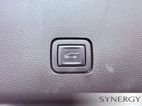 Used 2022 Chevrolet Traverse Premier w/ LPO, Floor Liner Package AWD/4WD image 30