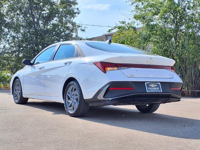 Used 2026 Hyundai Elantra Hybrid FWD image 7