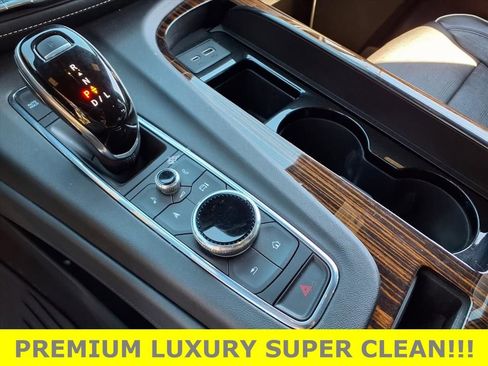 Used 2021 Cadillac Escalade Premium Luxury w/ Performance Package image 15