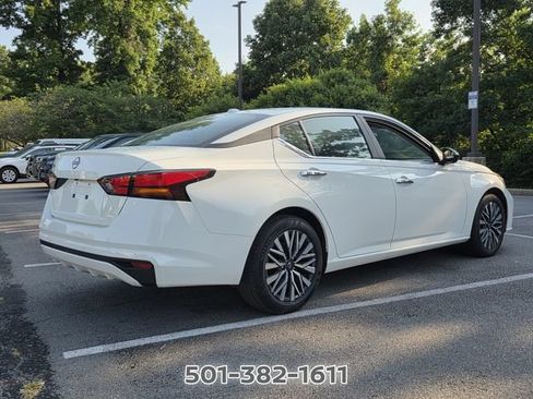 Certified 2025 Nissan Altima 2.5 SV FWD image 5