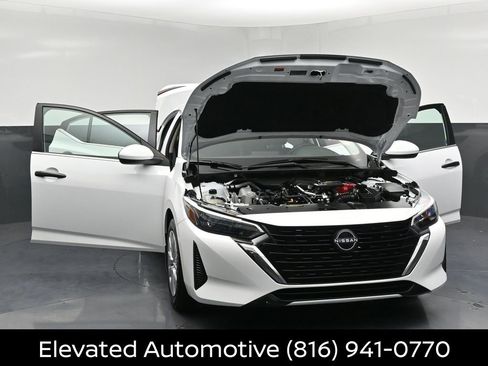 Certified 2025 Nissan Sentra S FWD image 35