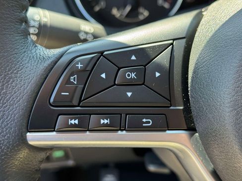 Used 2020 Nissan Rogue SV AWD/4WD image 19