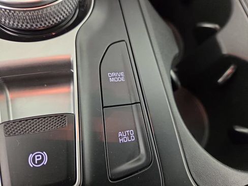 Certified 2026 Kia Carnival LXS FWD image 24