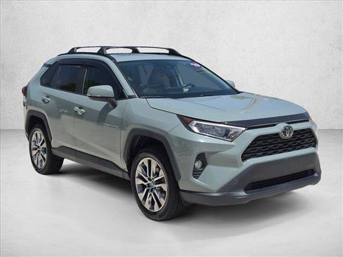 Used 2019 Toyota RAV4 XLE Premium w/ Cold Weather Package FWD image 3