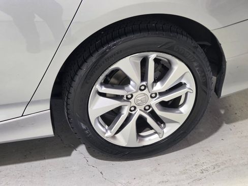 Used 2019 Honda Accord LX image 16