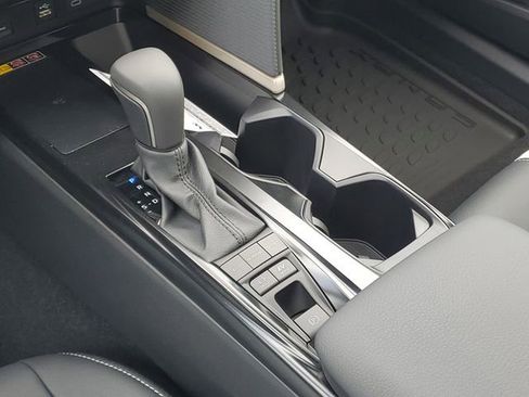 Used 2025 Toyota Camry SE image 24