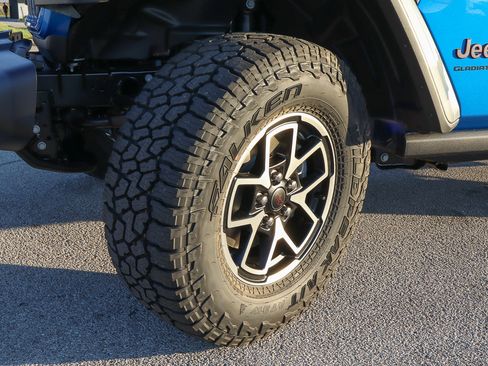 New 2025 Jeep Gladiator Rubicon w/ Convenience Group image 14