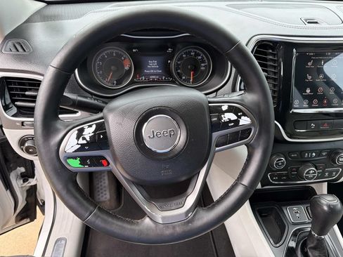 Used 2019 Jeep Cherokee Limited FWD image 24