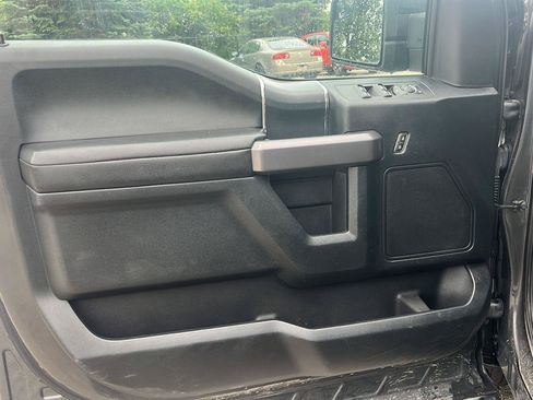 Used 2019 Ford F150 XLT w/ Equipment Group 302A Luxury AWD/4WD image 5