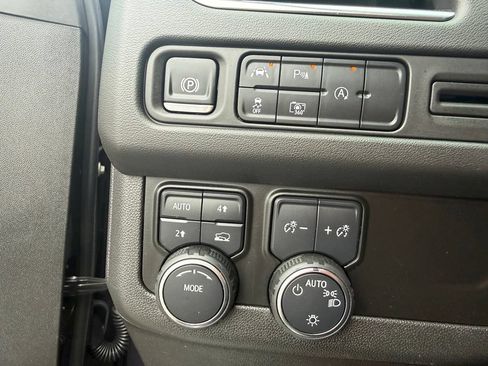 Used 2024 Chevrolet Tahoe RST w/ Luxury Package AWD/4WD image 35