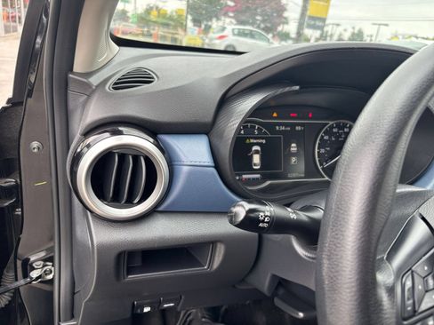 Used 2025 Nissan Versa SV FWD image 34