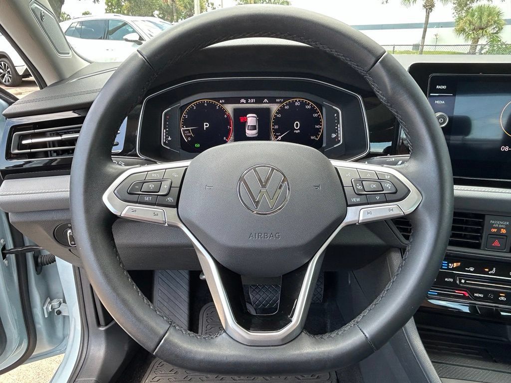 Certified 2025 Volkswagen Jetta SEL FWD image 37