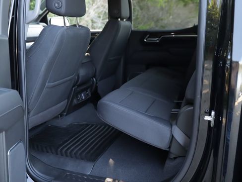 Used 2024 Chevrolet Silverado 1500 LT AWD/4WD image 26