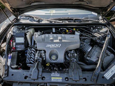 Used 2002 Chevrolet Monte Carlo SS w/ Pace Car Replica Pkg image 31