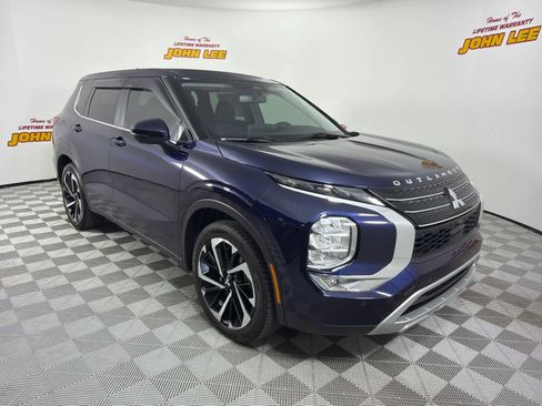 Used 2024 Mitsubishi Outlander SE Black Edition FWD image 8