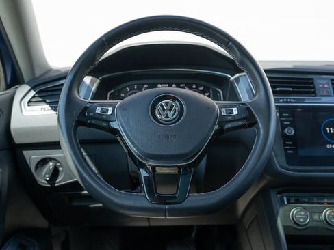 Used 2021 Volkswagen Tiguan SEL AWD/4WD image 23
