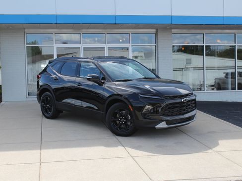 New 2026 Chevrolet Blazer LT w/ Midnight/Sport Edition AWD/4WD image 2