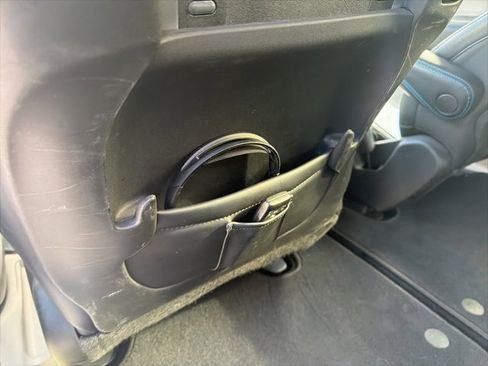 Used 2021 Chrysler Pacifica Touring-L w/ Uconnect Theater Family Group image 10