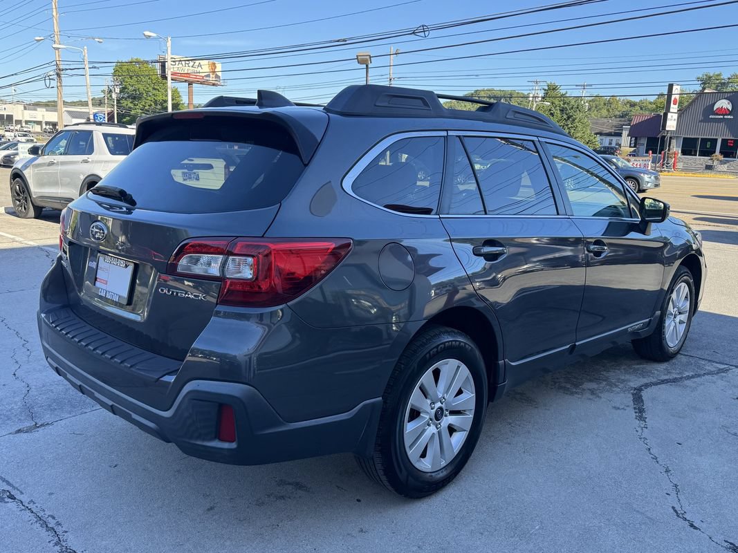 Used 2018 Subaru Outback 2.5i Premium AWD/4WD image 6