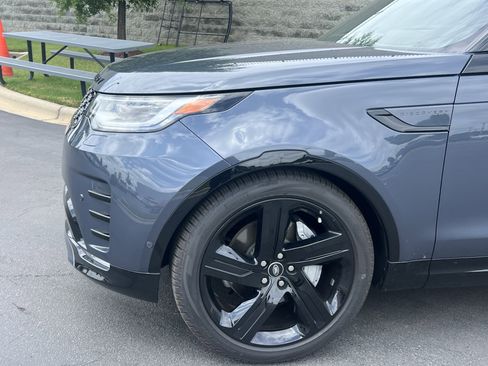 Used 2025 Land Rover Discovery Dynamic SE AWD/4WD image 14