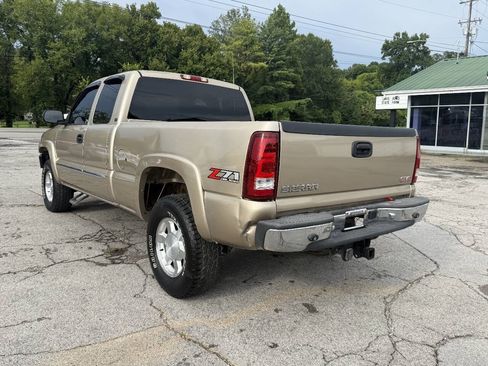 Used 2004 GMC Sierra 1500 SLT w/ Light Duty Power Package AWD/4WD image 3