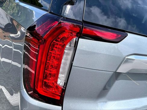 Used 2023 GMC Yukon Denali w/ Advanced Technology Package image 29