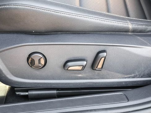 Used 2024 Volkswagen Jetta SE FWD image 7