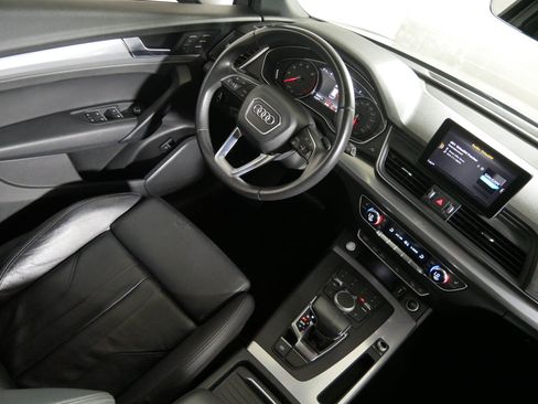 Used 2020 Audi Q5 2.0T Premium AWD/4WD image 9