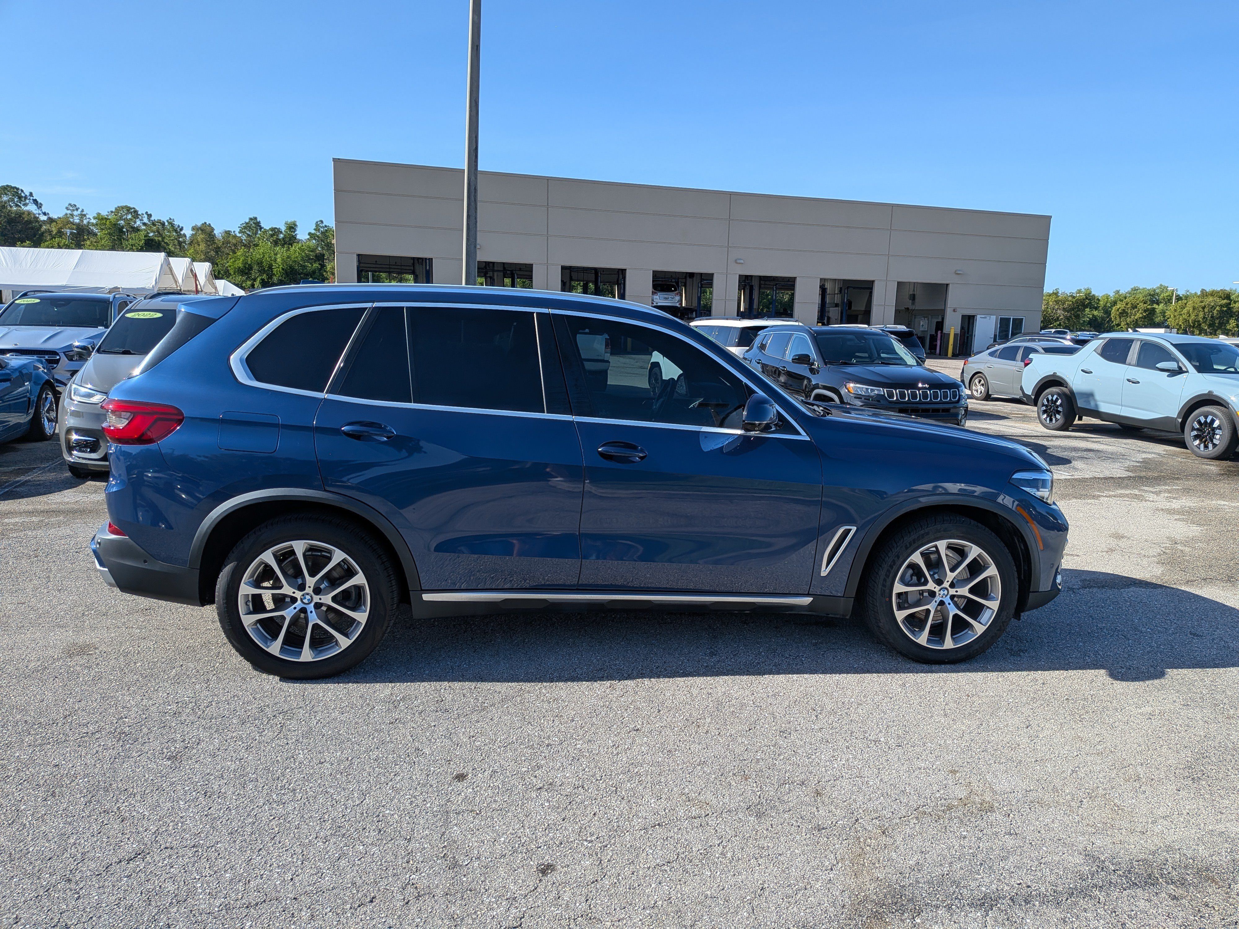 Used 2020 BMW X5 sDrive40i w/ Convenience Package RWD image 3