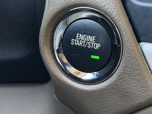 Used 2018 GMC Yukon SLT w/ Premium Edition RWD image 19