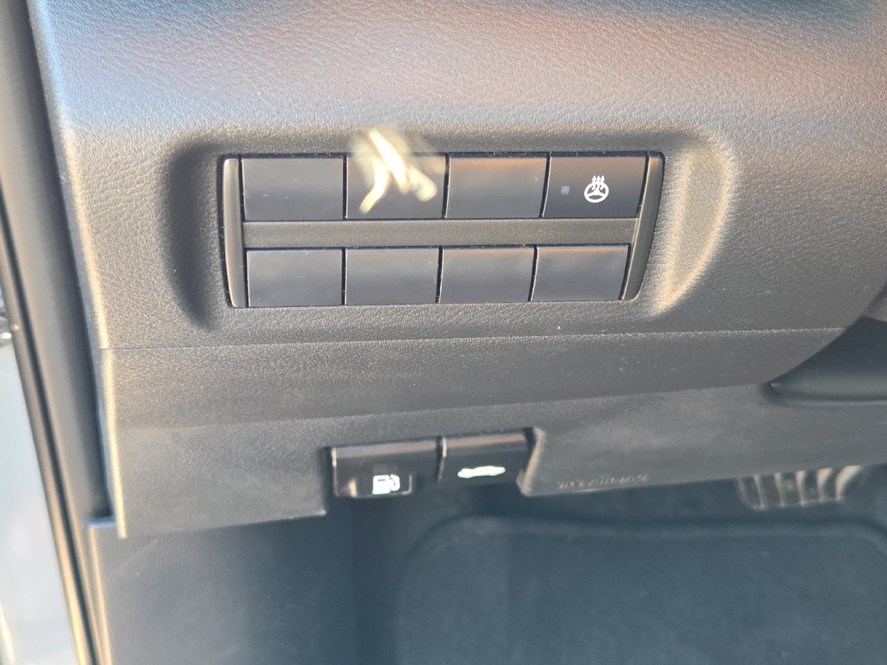 Used 2021 Nissan Kicks SR w/ SR Premium Package FWD image 17