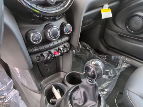 Used 2019 MINI Cooper 2-Door Hardtop FWD image 21