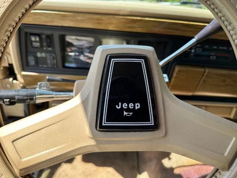 Used 1989 Jeep Grand Wagoneer image 20